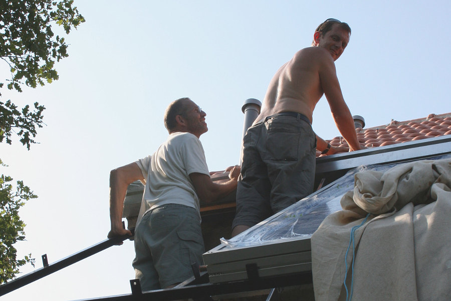 solar panel roof installation image